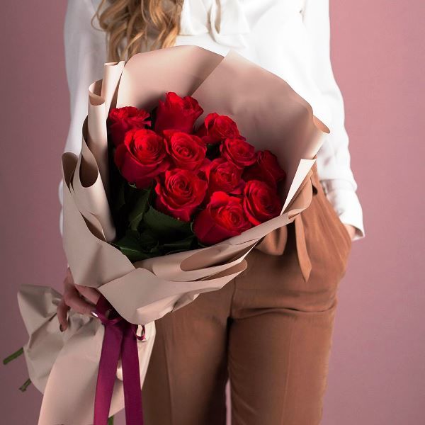 Buchet din 11 trandafiri 60-80 cm