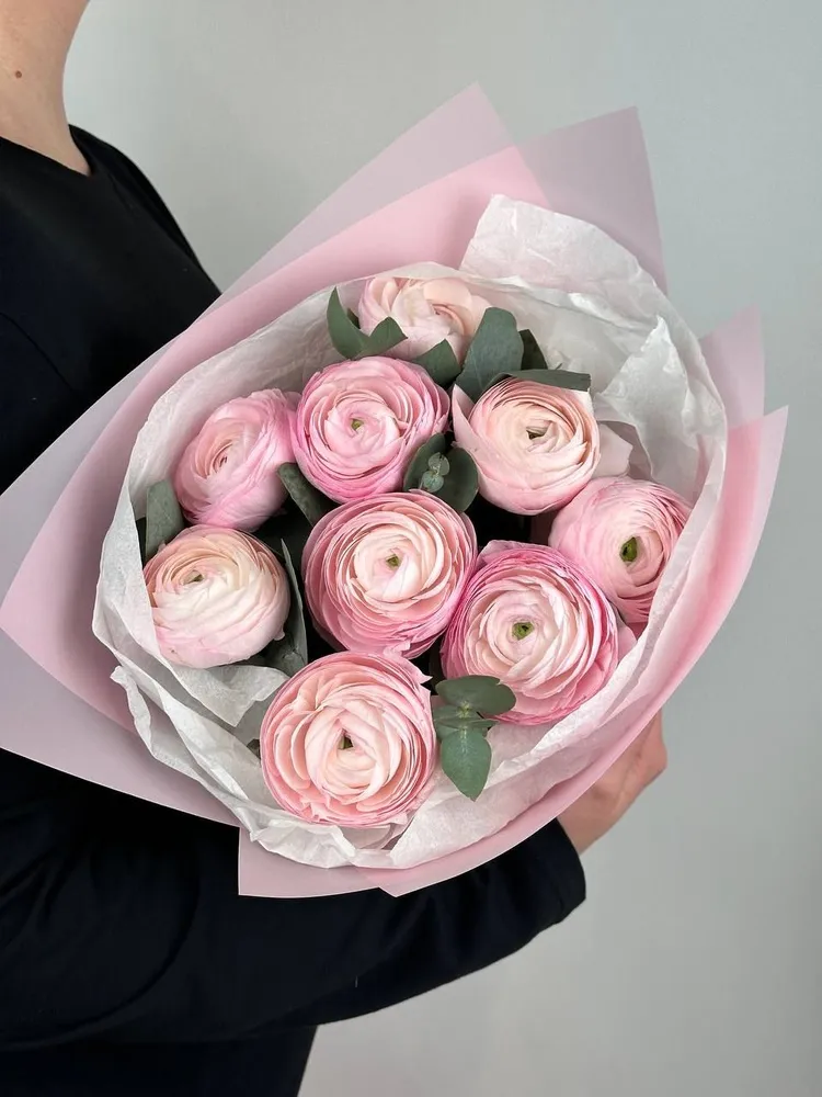 Ranunculus cu eucalipt 9 bucati